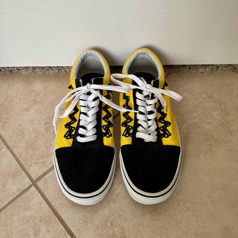 Charlie Brown Vans Old Skool